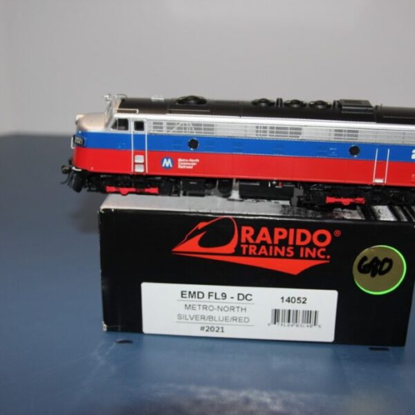 EMD FL9-DC Conrail Metro-North Silver/Blue/Red #2021