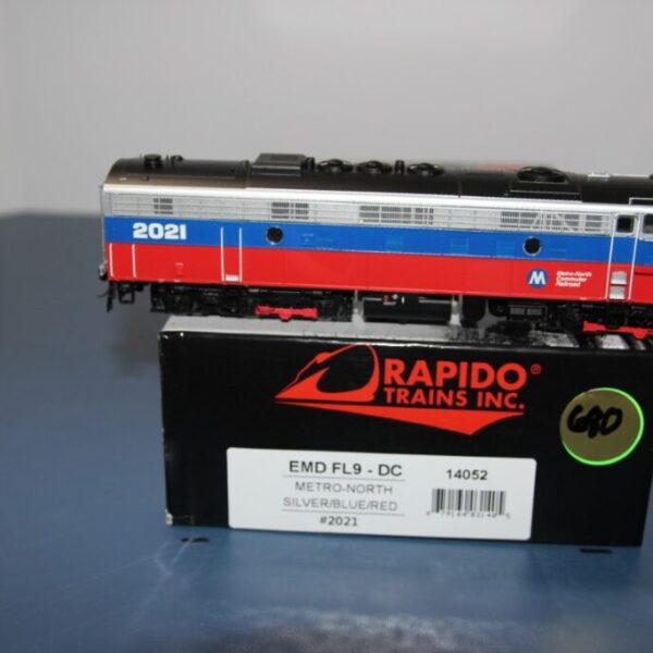 EMD FL9-DC Conrail Metro-North Silver/Blue/Red #2021